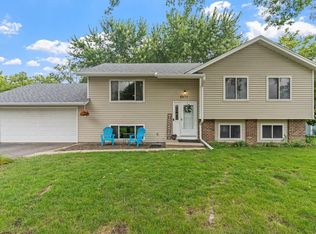 6871 Chaparral Ln, Chanhassen, MN 55317