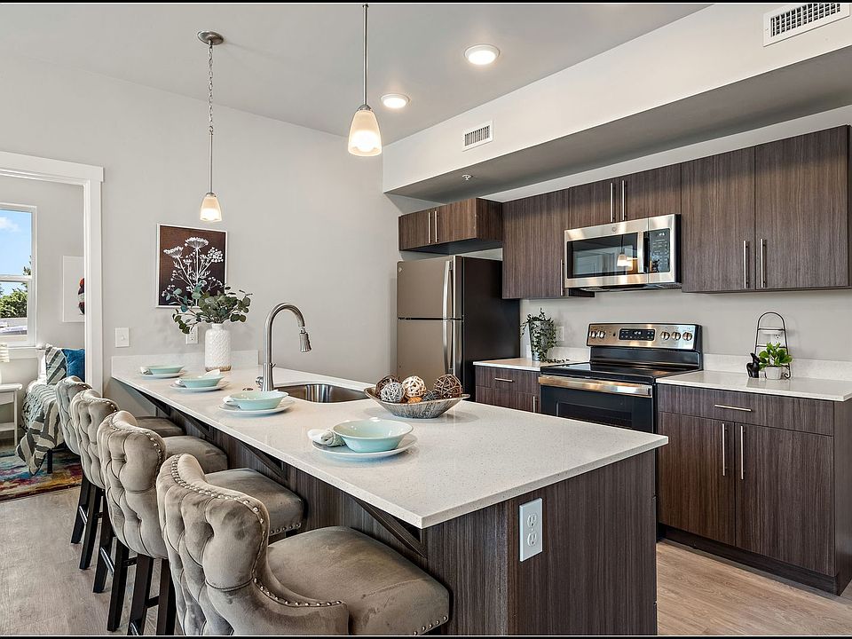 1st image of 528 N 44th St #101