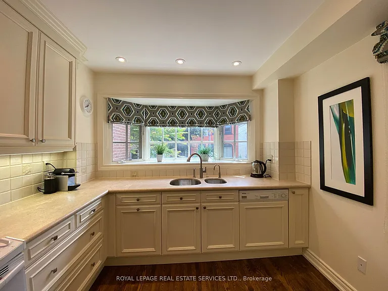 66 Alcorn Ave — Photo 5