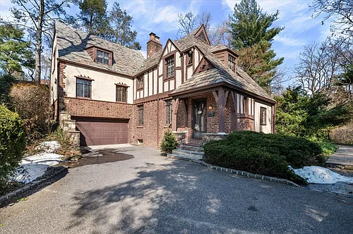 12 Hampton Rd Photo 1