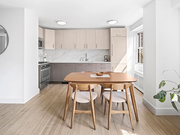 3rd image of 100 W 93rd St APT 6C