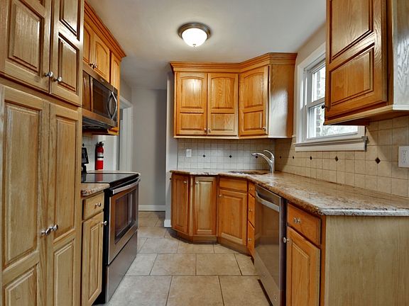 4th image of 13-45 Sunnyside Dr