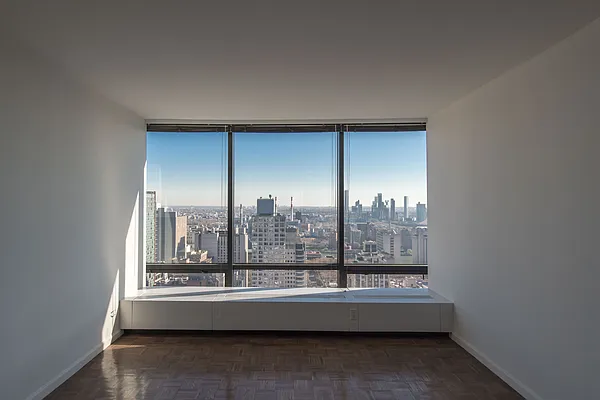 Rented by Solow Realty | media 18