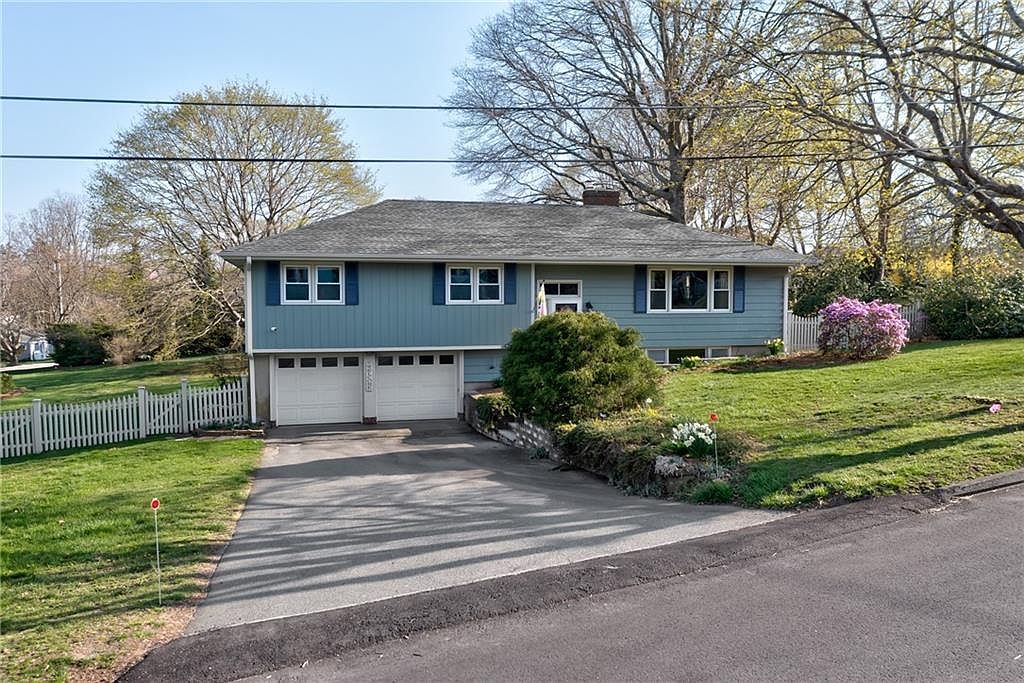 3 Acacia Dr, Middletown, RI 02842 | Zillow