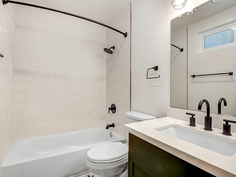 1333 N Martel — Photo 10