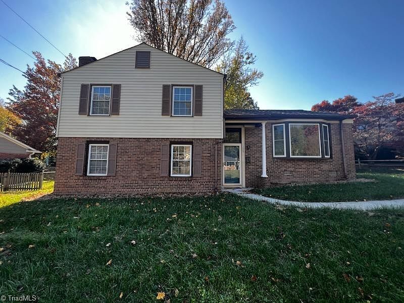 1st image of 3009 Shady Lawn Dr