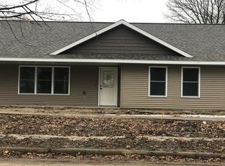 209 1st St SW, Hopkinton, IA 52237