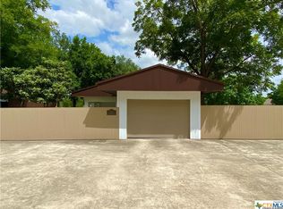 725 Lakeview Trl, McQueeney, TX 78123