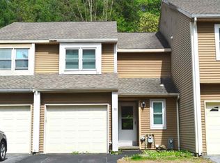 70 Castleberry Dr, Gansevoort, NY 12831