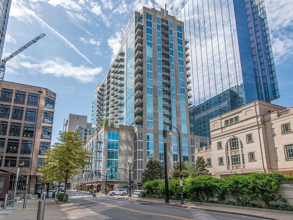 1st image of 301 Demonbreun St Unit 915