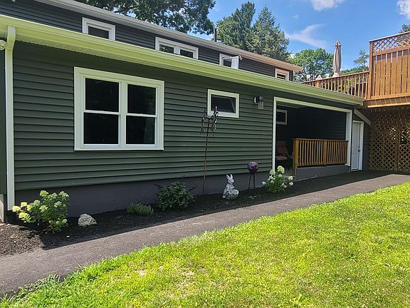 Tenants Entrance & Deck