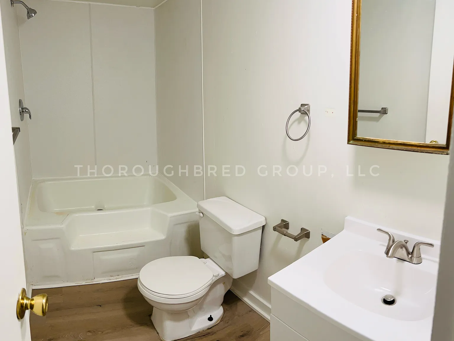 415 W 5th Ave — Photo 4