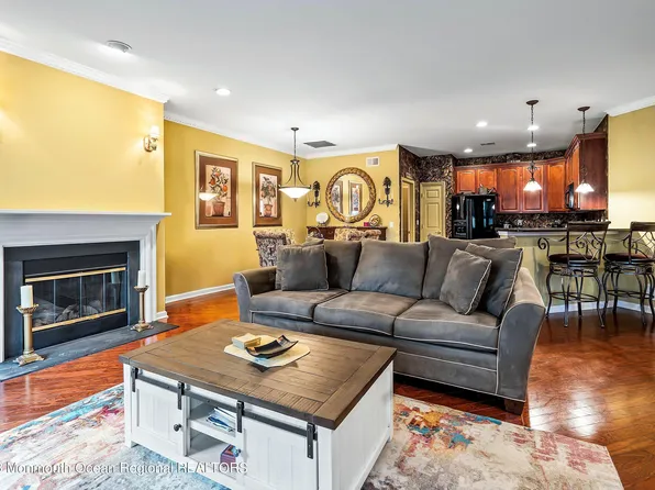 15 Country Walk Boulevard, Whiting, NJ 08759