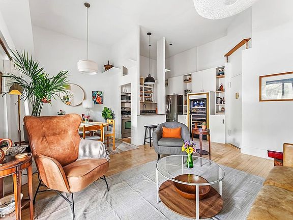 4th image of 327 4th St APT 2F