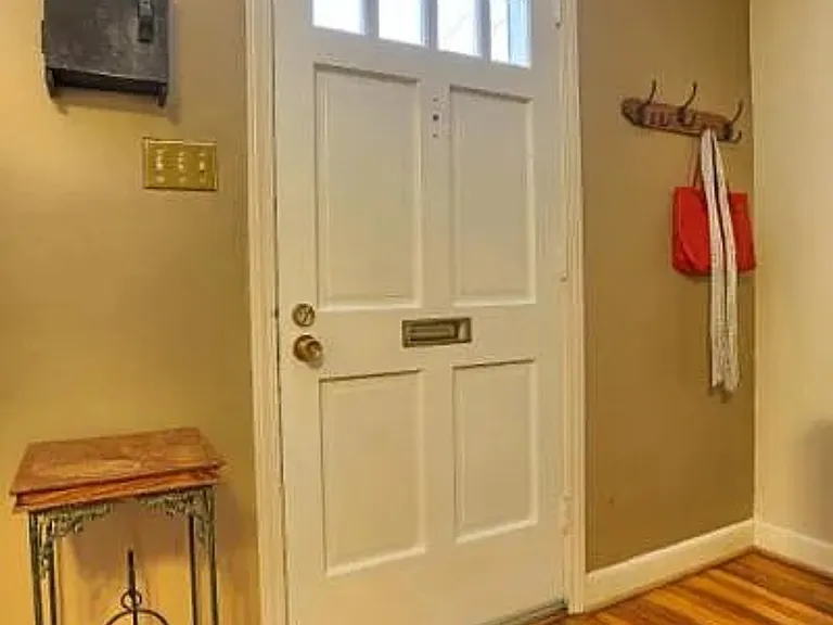 563 E Frederick St — Photo 2
