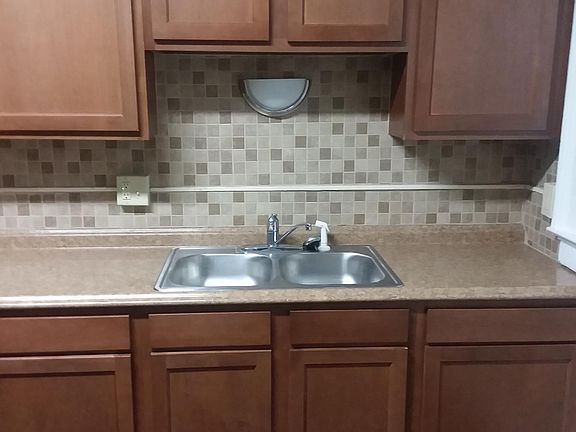 4th image of 112 Anderson Pl APT 5