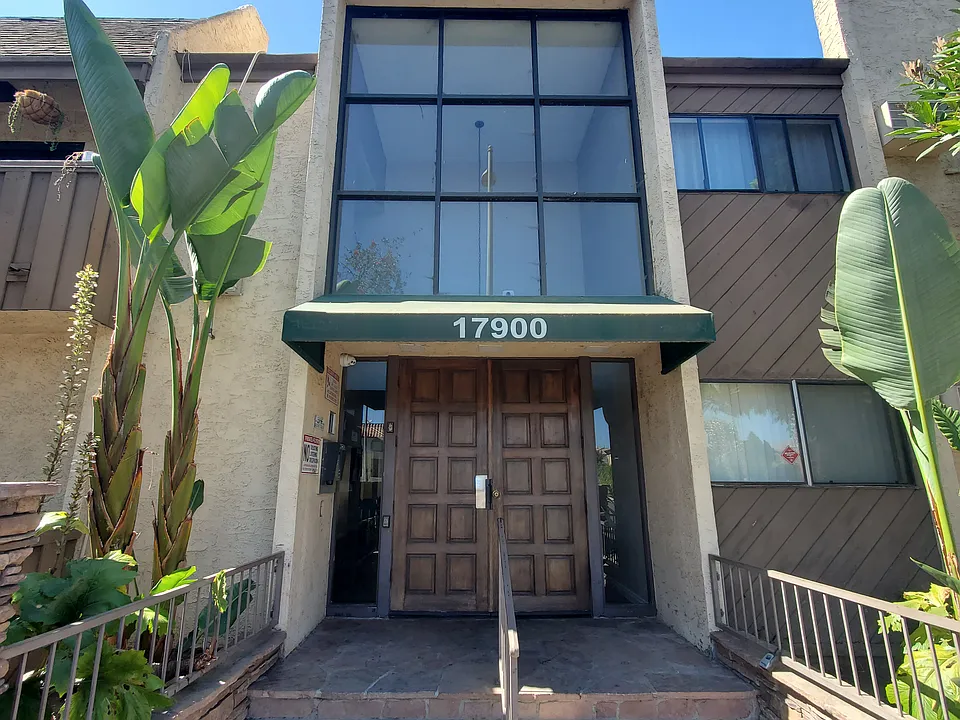 17900 Sherman Way #418