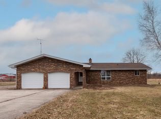 5807 9th Street Rd, Omro, WI 54963