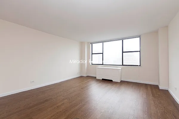 Rented by Mirador Real Estate | media 34