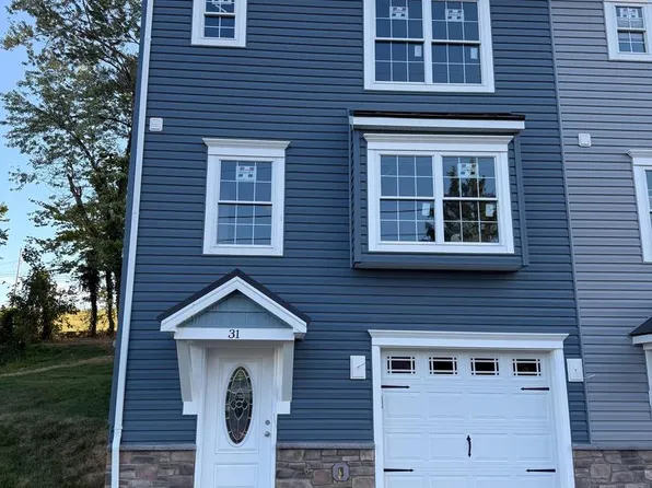 31 Duck St W, Front Royal, VA 22630