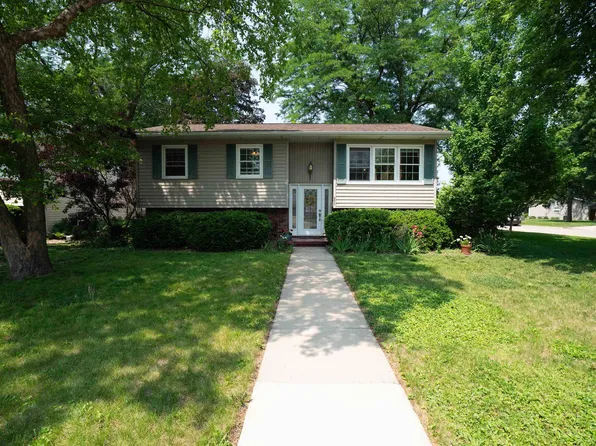 2311 Virgil St, Cedar Falls, IA 50613