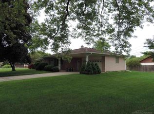 38311 Fernhill Ct, Clinton Township, MI 48038