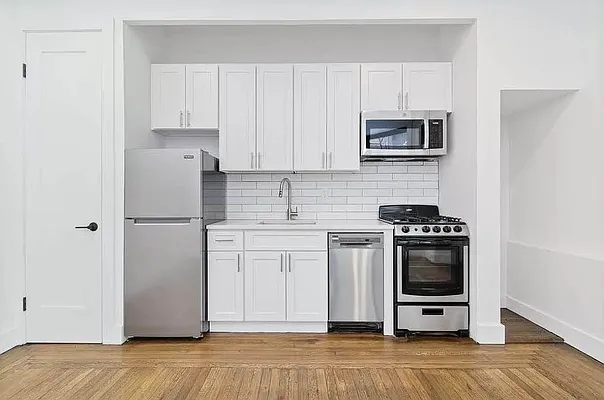 Rented by MOTION New York | media 8