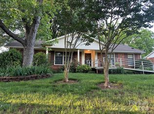 1113 Archdale Dr, Charlotte, NC 28217