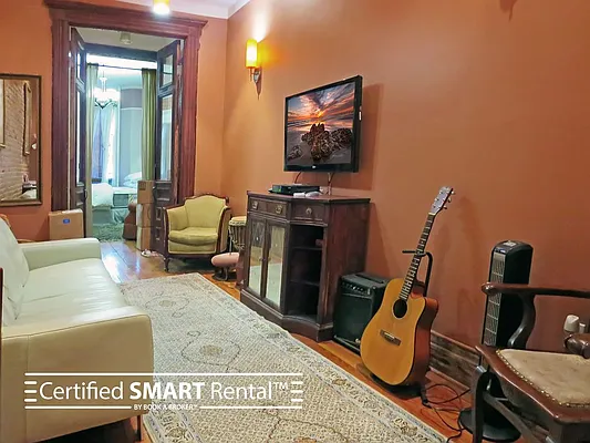 Rented by Book A Broker | media 12