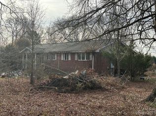 2235 McCraw Rd, Mooresboro, NC 28114