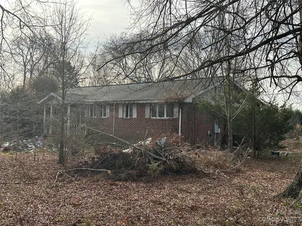 2235 McCraw Rd, Mooresboro, NC 28114