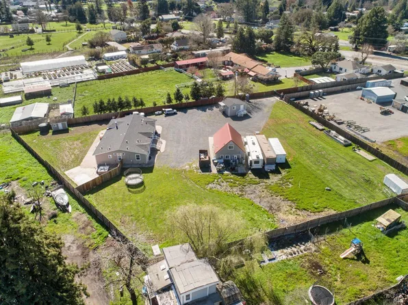 3299 Gravenstein Highway S, Sebastopol, CA 95472