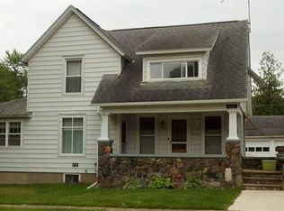 322 Jackson St, Chelsea, MI 48118