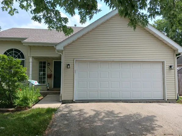 4929 Arlington St, Loves Park, IL 61111