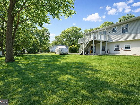 5th image of 243 9th St