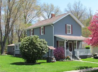 457 Page St, Ravenna, OH 44266