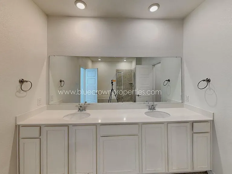 2431 Klamath Dr — Photo 9