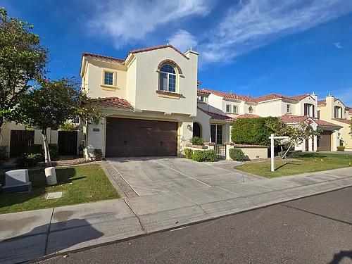 2354 W Riverside St Photo 1