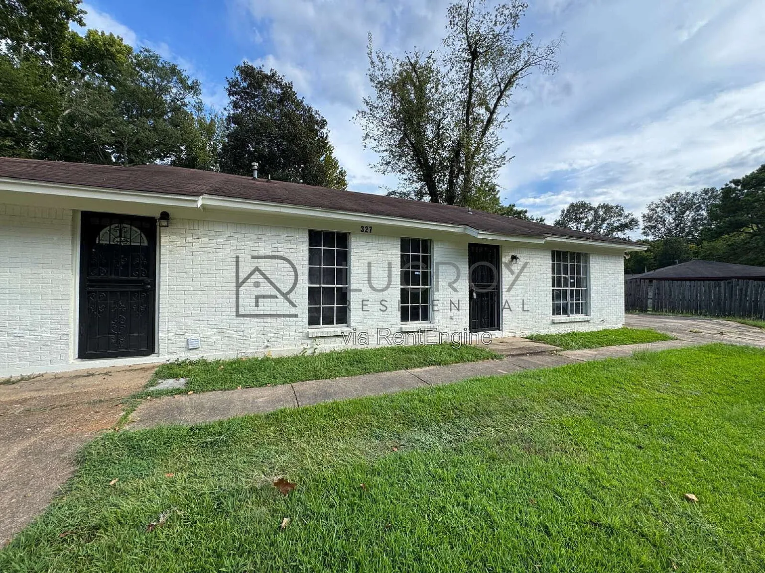 3 bed, 2.0 bath, 1300 sqft, $1,350 — Photo 1