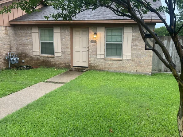 3602 Forestwood Dr, Bryan, TX 77801