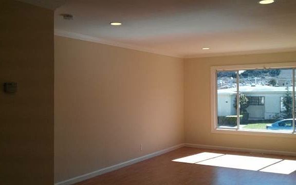 4th image of 122 Adrian Ave
