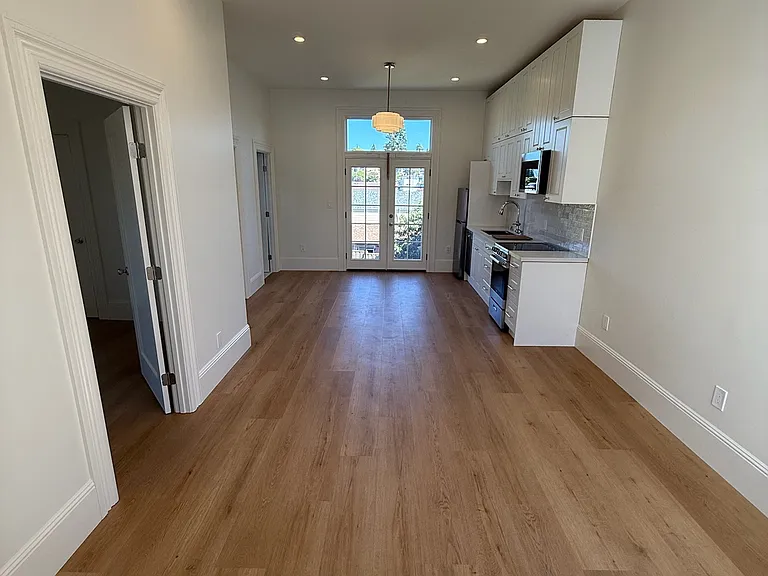 2340 13th Ave — Photo 3