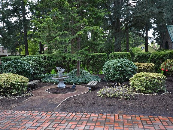 5th image of 4715 SE River Dr