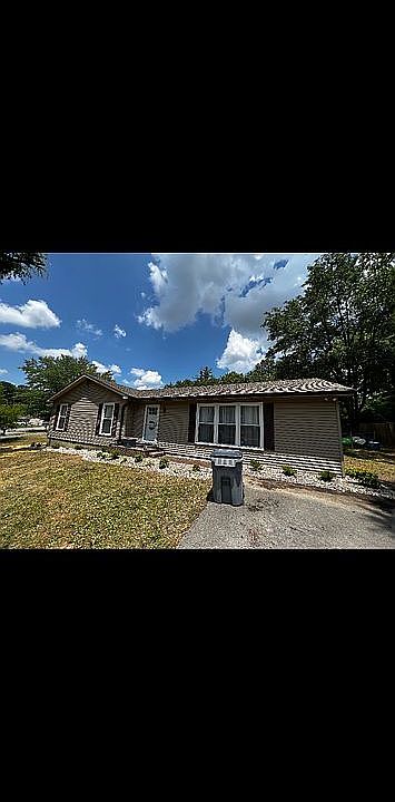 1st image of 134 Cardinal Ct