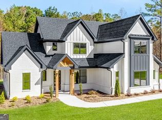 121 Forest Berry Ct, Newnan, GA