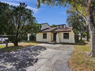 6700 SW 128th Pl, Miami, FL 33183