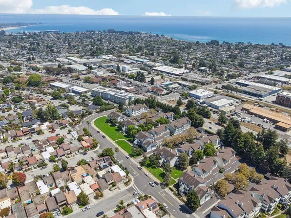 41 Grandview St APT 907, Santa Cruz, CA 95060