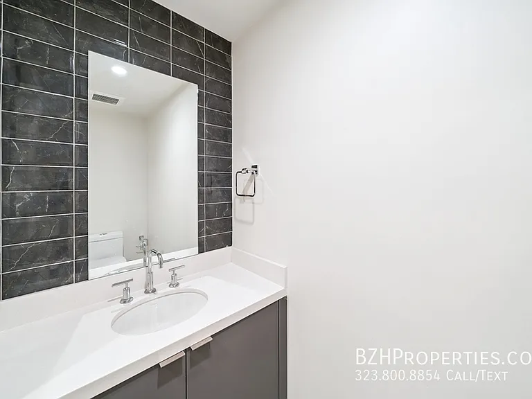 Bedford Twenty - Luxury Condos — Photo 34