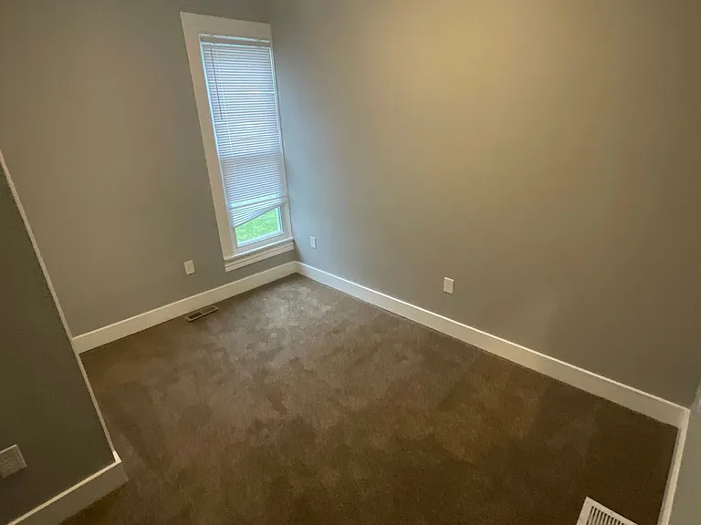705 N Lincoln St — Photo 7