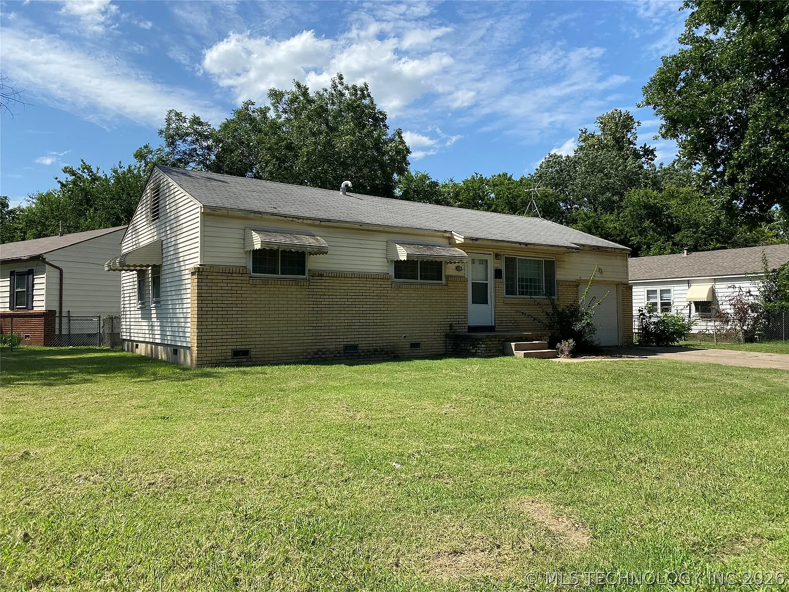 2 bed, 1.0 bath, 1025 sqft, $1,025 — Photo 1